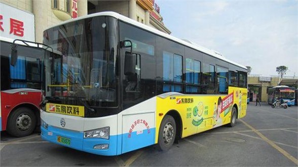 公交車身及車內(nèi)廣告火爆招租，滿城跑的廣告靜待與您攜手共贏